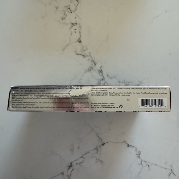 Bobby Brown Silver Travel Makeup Brush Set - Picture 4 of 10